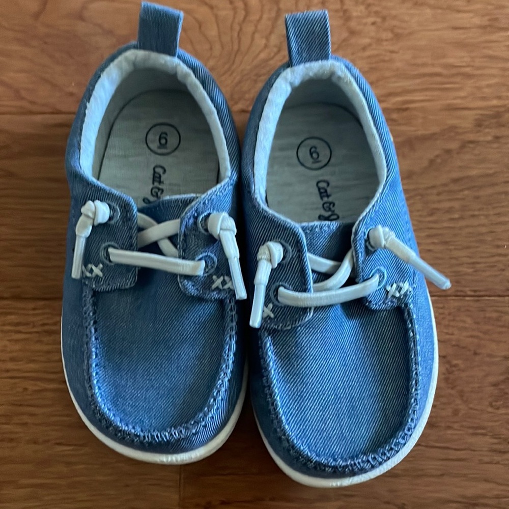 Like new cat and Jack toddler boy summer shoe